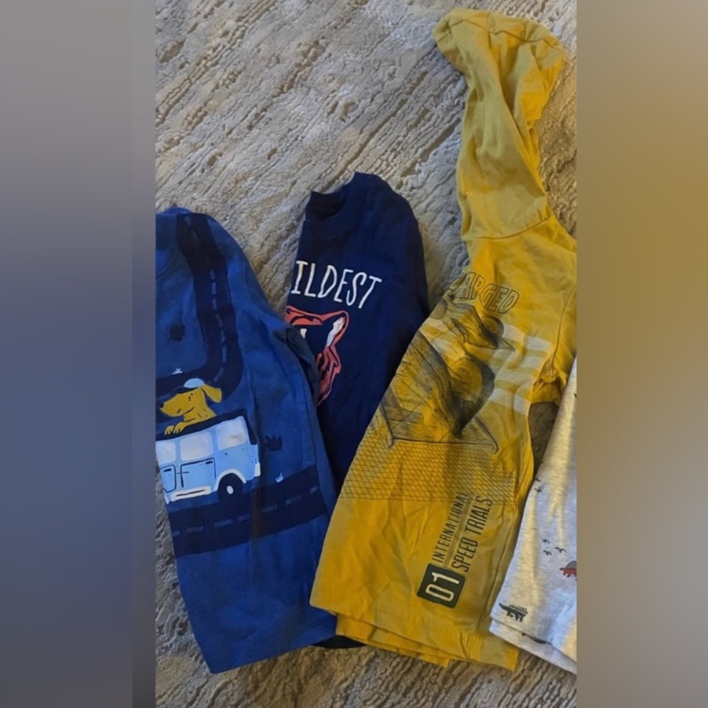 Bundle long sleeved shirts. Great like new condition! Size 4T